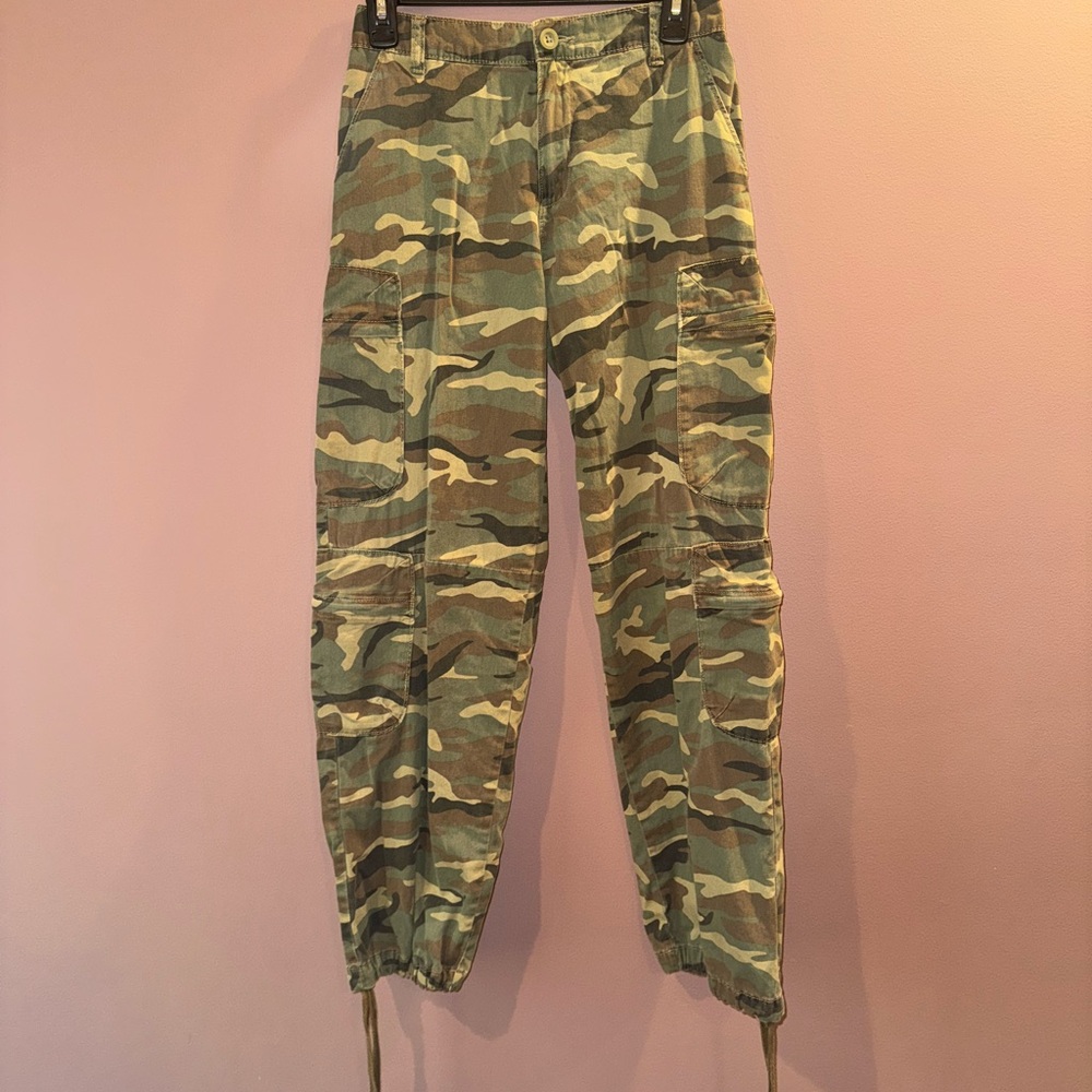Aeropostale Low Rise Camouflage Pants with Ankle adjustment